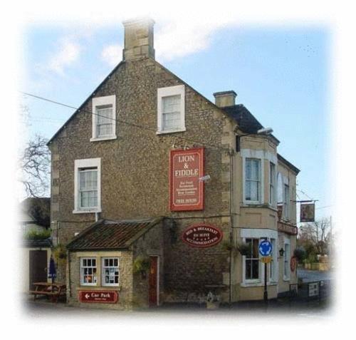 Lion And Fiddle Hotel Trowbridge Exterior foto